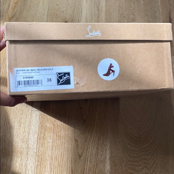 Stunning Christian Louboutin - Picture 8 of 13